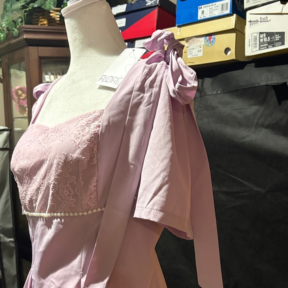 37c# NWT Flores W Sz S lavender top with lace,pearls, and bows( ribbons) accents - Picture 7 of 14